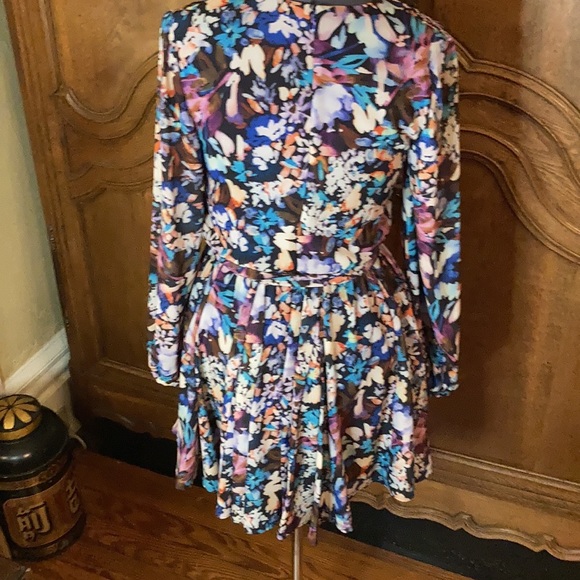 BELLE BADGLEY MISCHKA Alison V-Neck Printed Garden Floral Dress - Picture 11 of 14